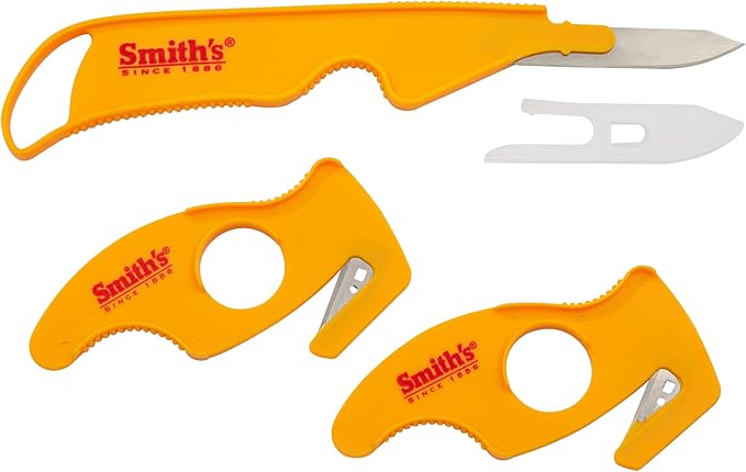 Smith's 51397 Field Dressing Combo Kit – Skinning Knife – 2x Gut Hooks – Surgical-Grade Steel Blade – Plastic Blade Cover – Disposable Cleaning Knives – Deet Hunting Knives – Lightweight, Yellow